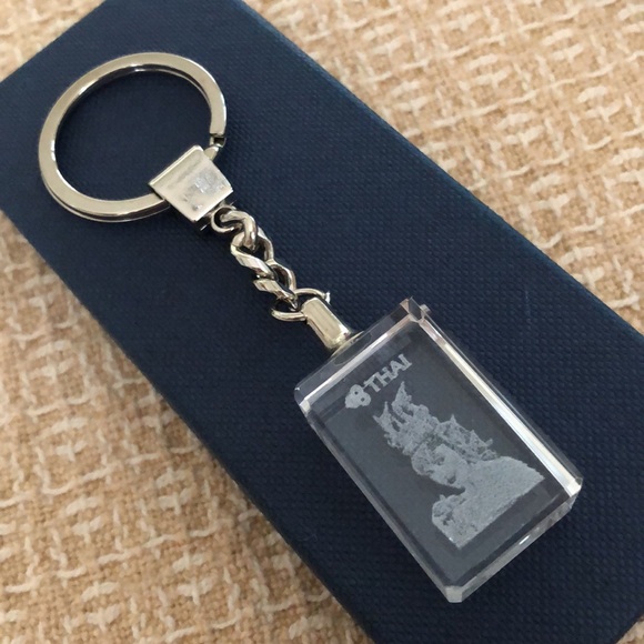 Vintage Collectible Southeast Asia Express airline glass etched keychain - Picture 4 of 14